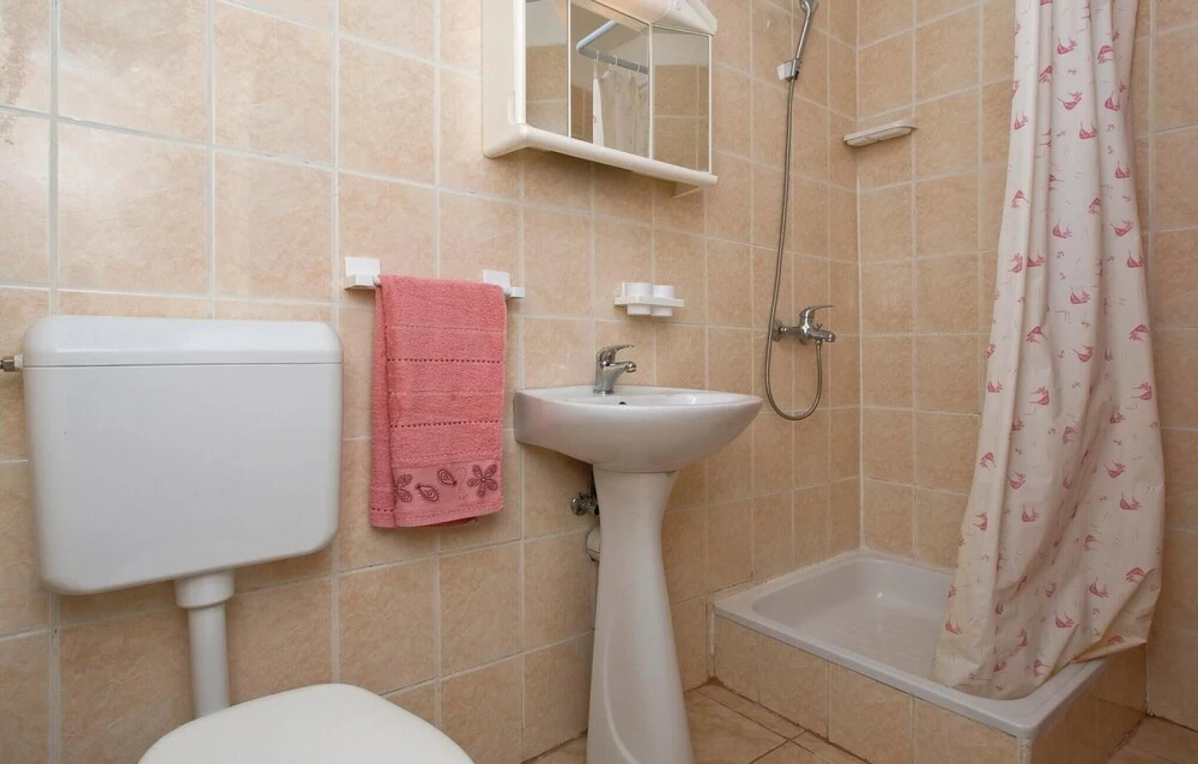 Awesome Home in Duce With Wifi and 2 Bedrooms