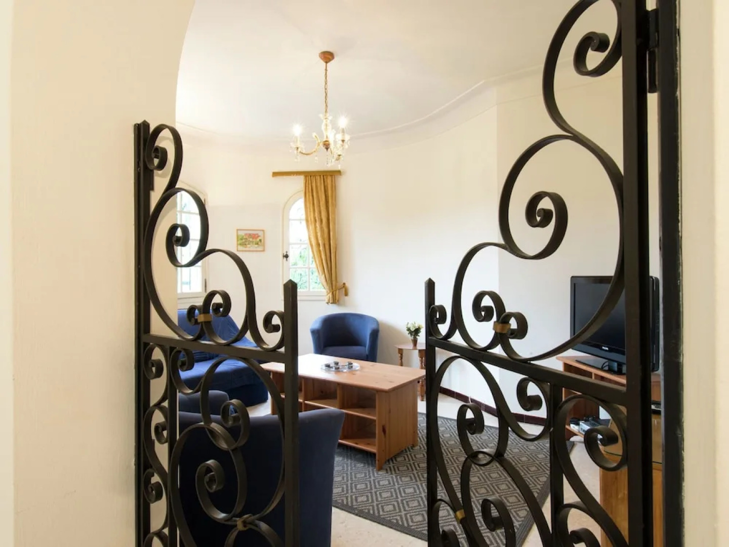 Beautiful Villa in Nyons with Swimming Pool