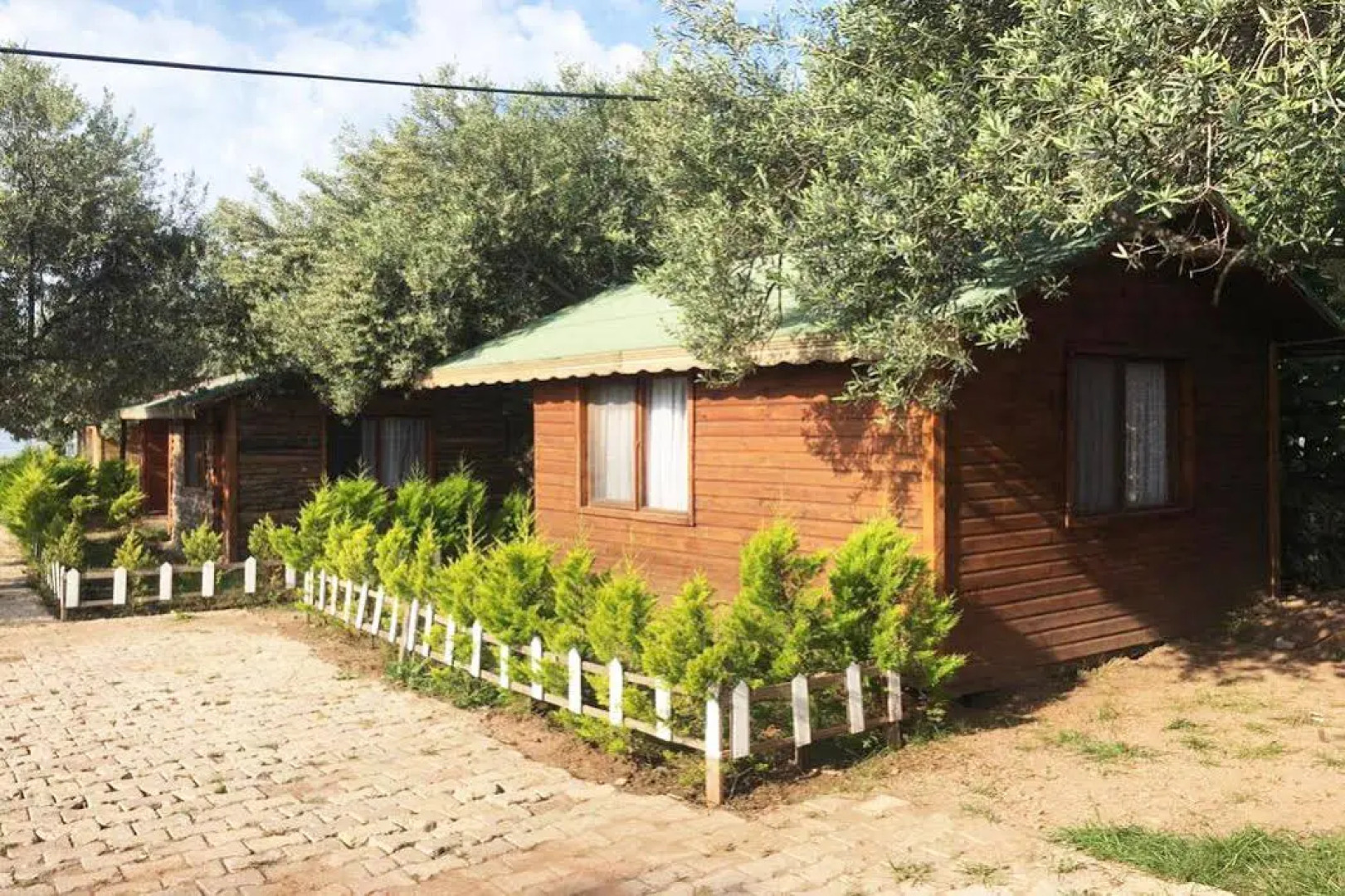 CRPDM Bungalow Hotel