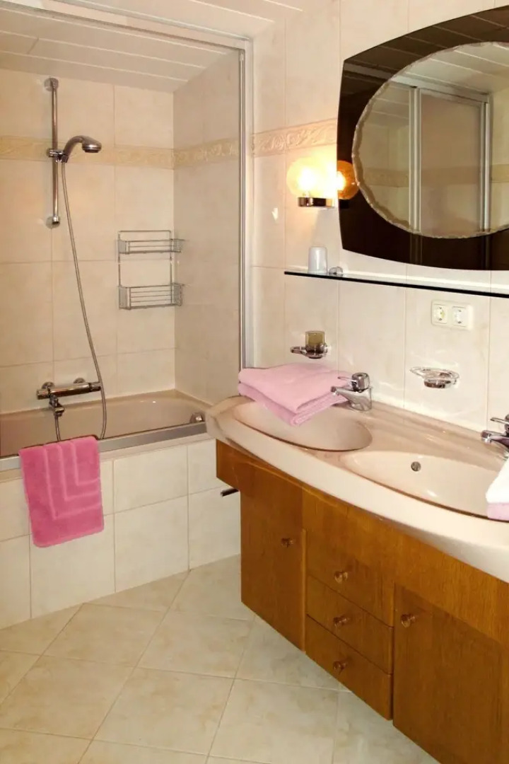 Burg Biedenegg Niedermontani Flie