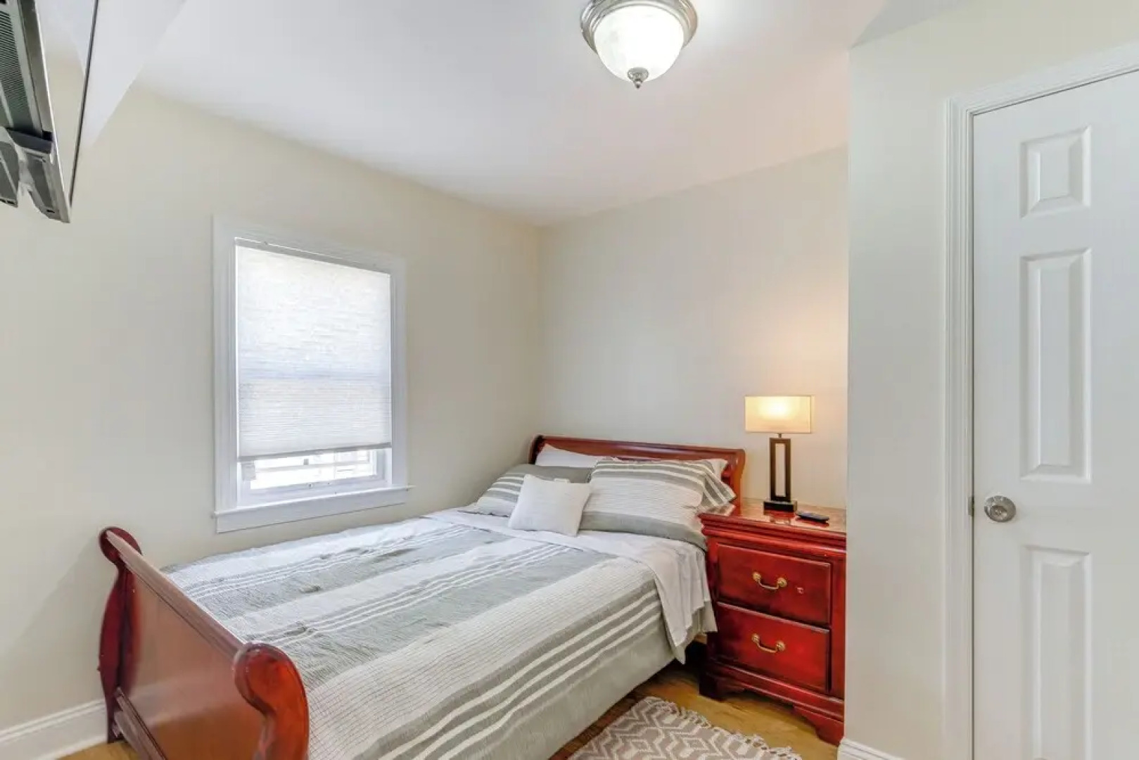 Rockville Home w/ Spacious Yard: 17 Mi to DC!