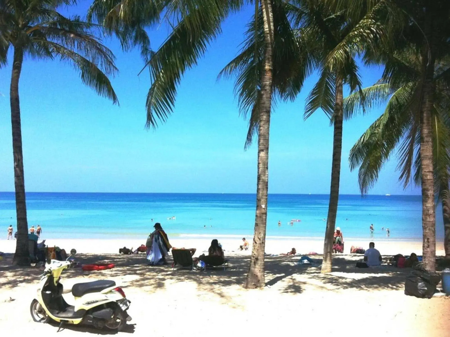 Kamala Beachfront Apartment