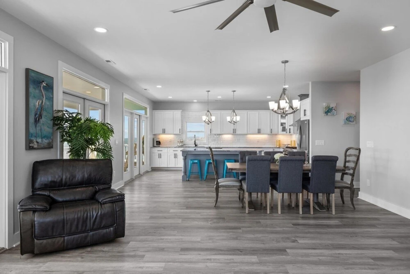 Lookout Harbor 7 Bedroom Home by RedAwning