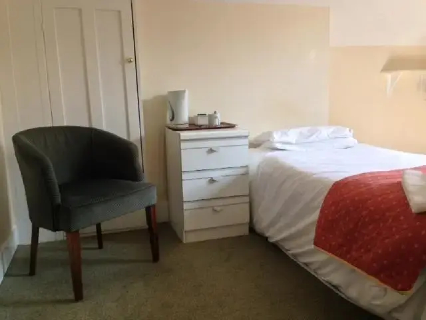 Queens Lodge Guest House