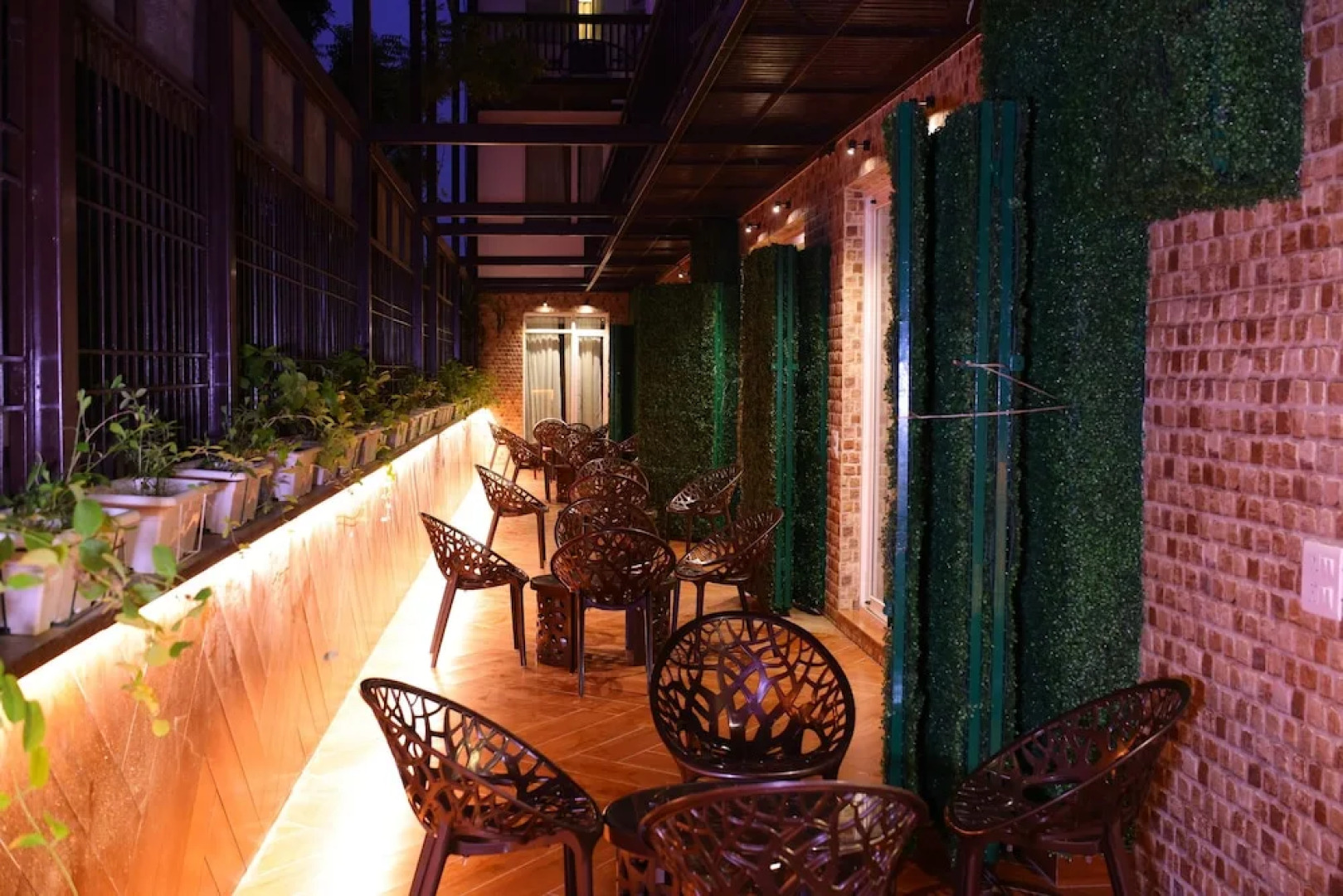 Karon Hotel - Lajpat Nagar