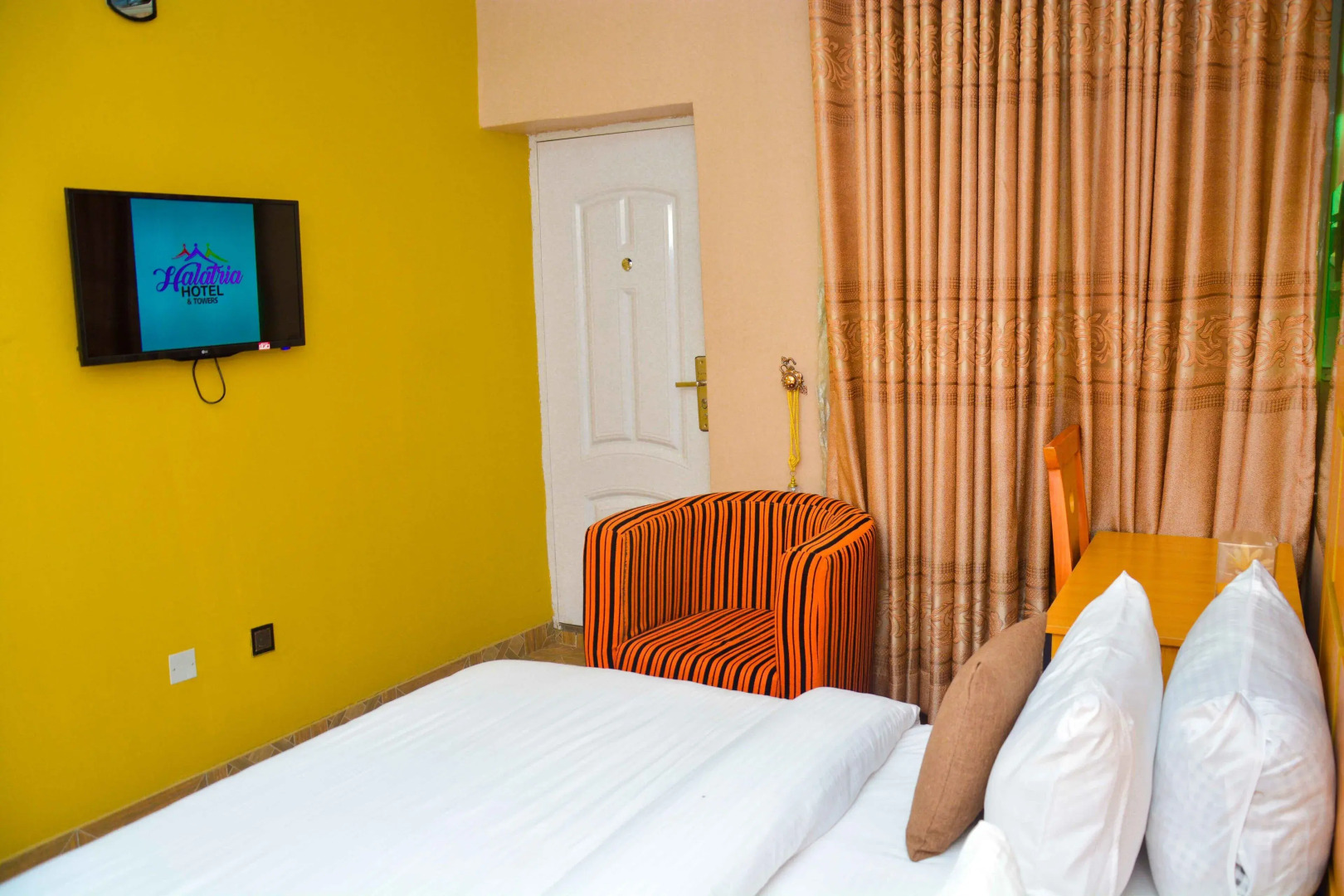 Halatria Hotel & Towers