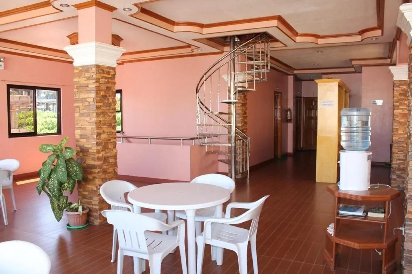 M.N. Boracay Lodge Inn