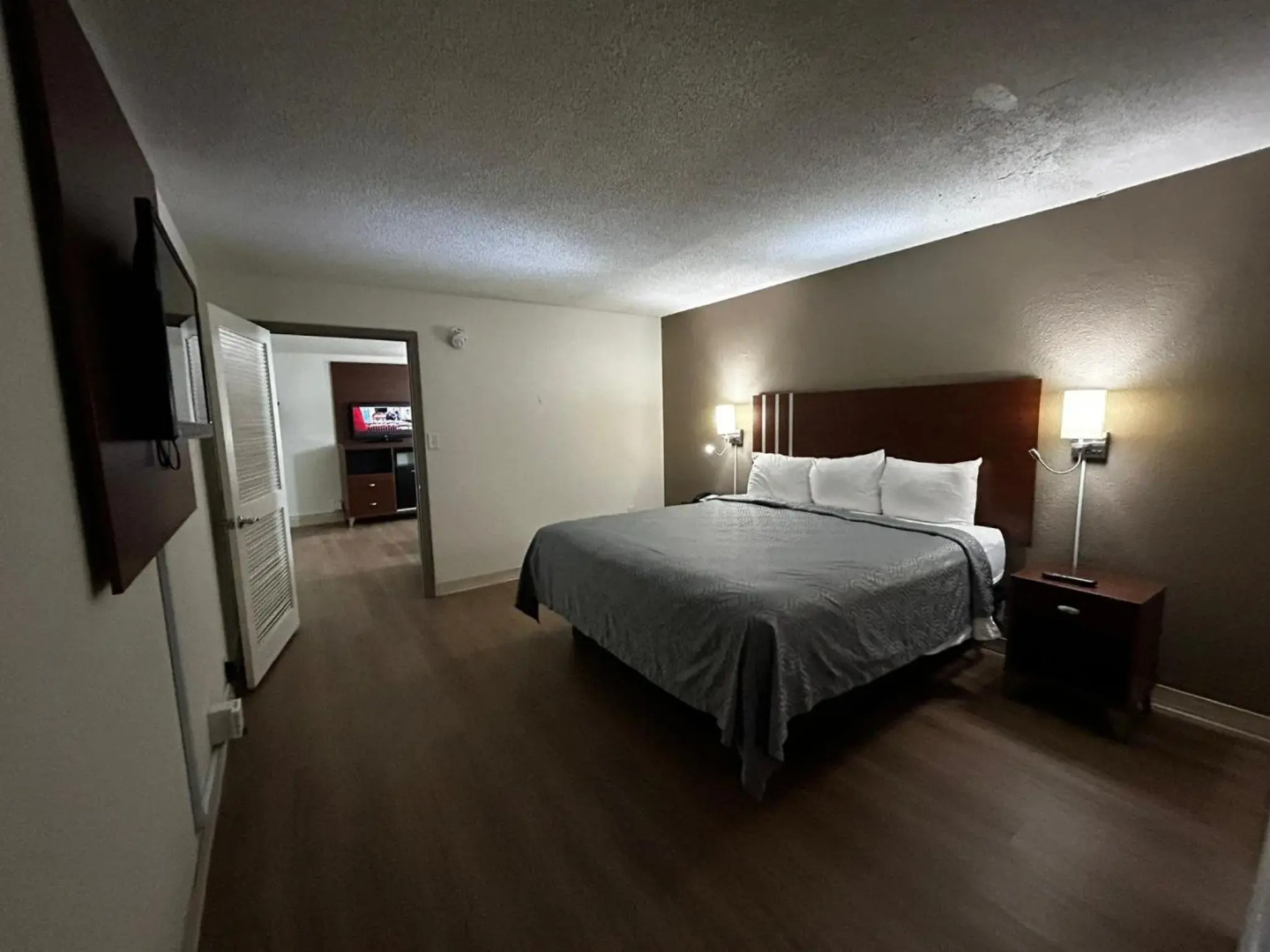 Econo Lodge Inn & Suites Chambersburg Central