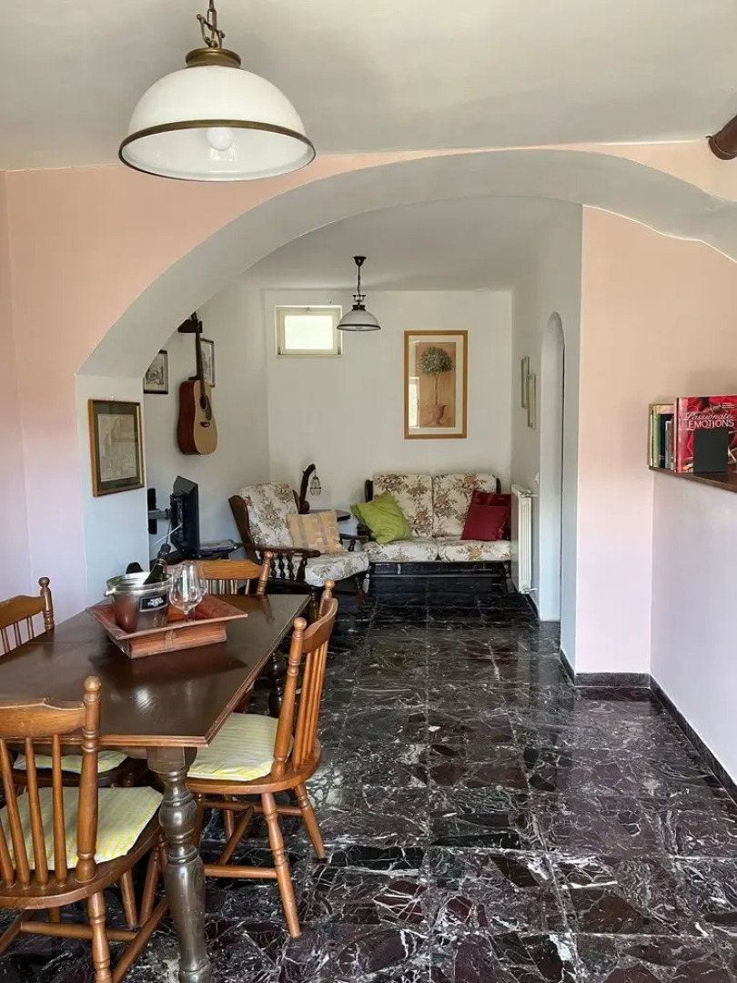 Between the 5 Terre and the Val di Vara, a Small House in the Village