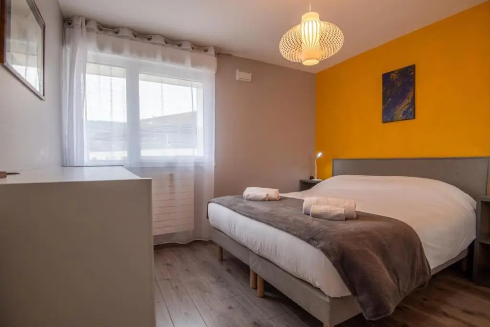 Apartment with balcony near downtown