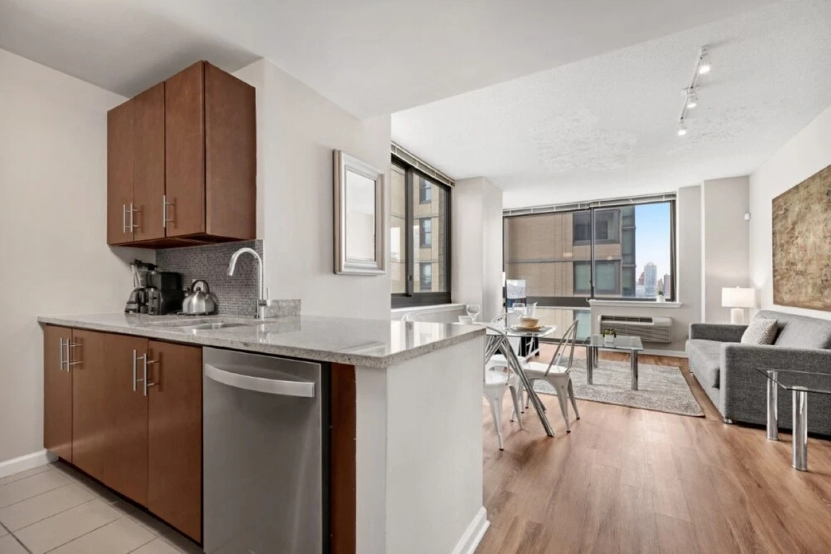 Monaco by Bluebird Suites