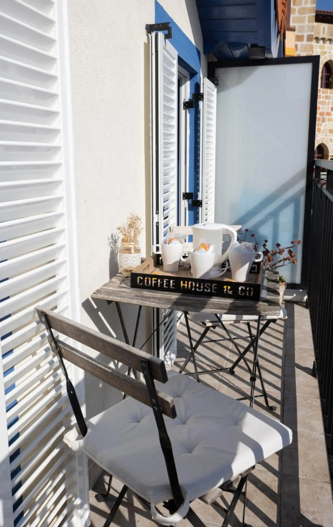 Torrontero con vistas al mar