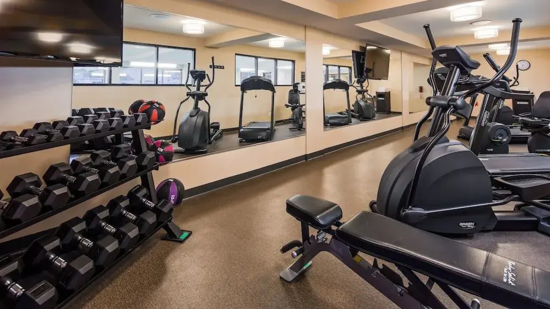 Best Western Plus Grand Castle Inn & Suites