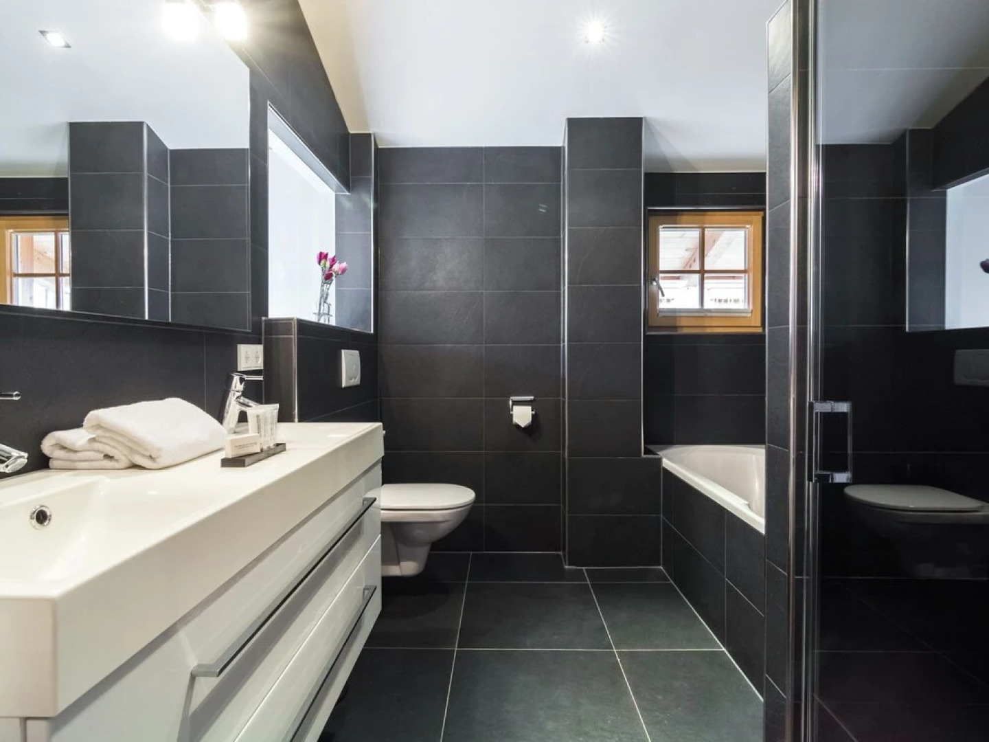 Chalet in Piesendorf with Sauna, Hot Tub, Pool, Whirlpool