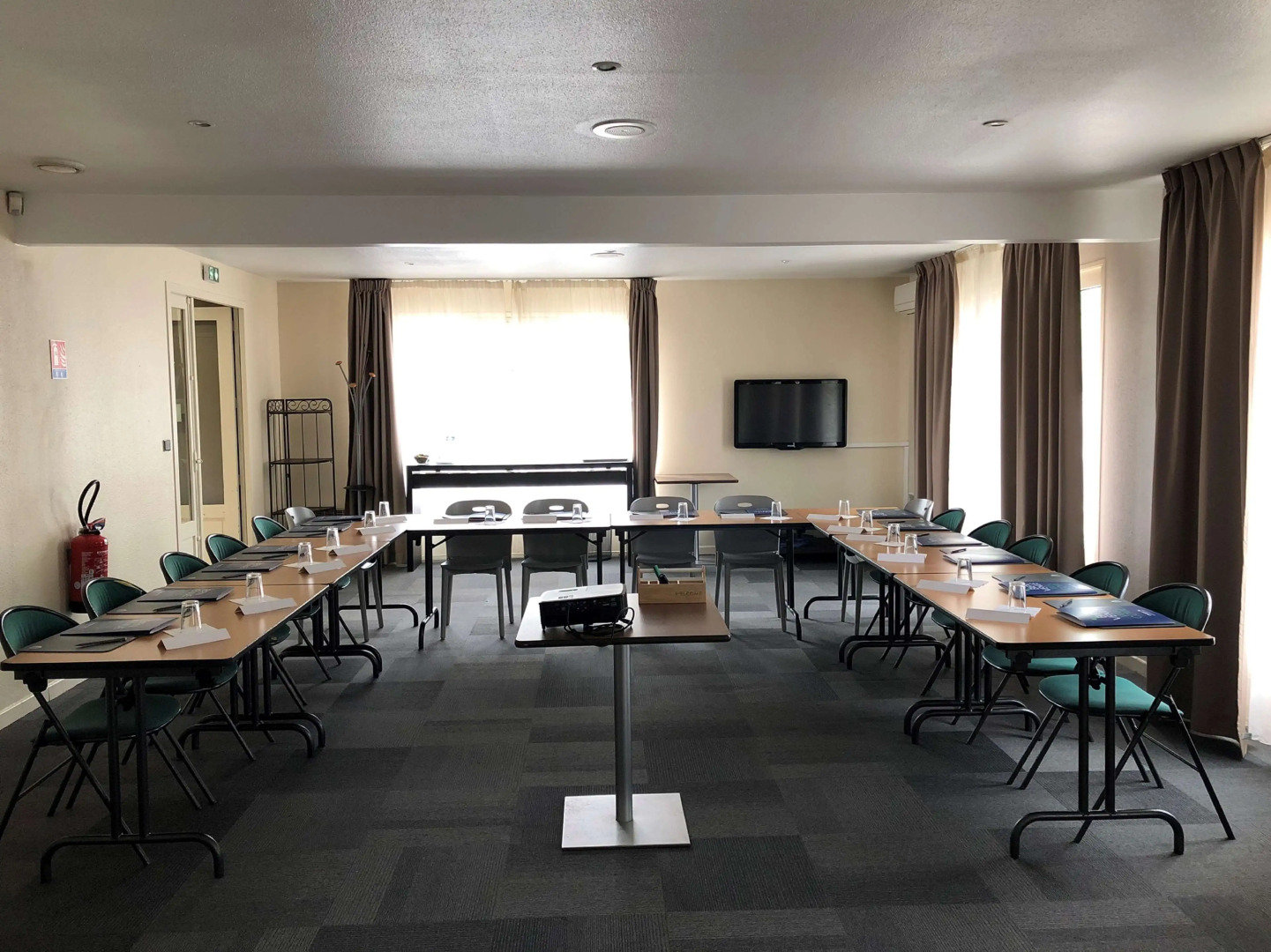 Kyriad Direct Montpellier St Jean de Vedas – La Peyrière