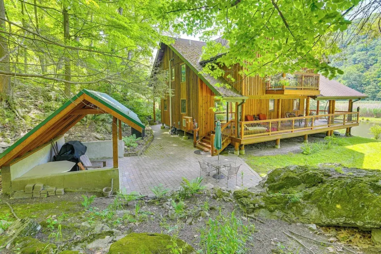 Secluded Cabin w/ Boats < 6 Mi to Jenny Jump!