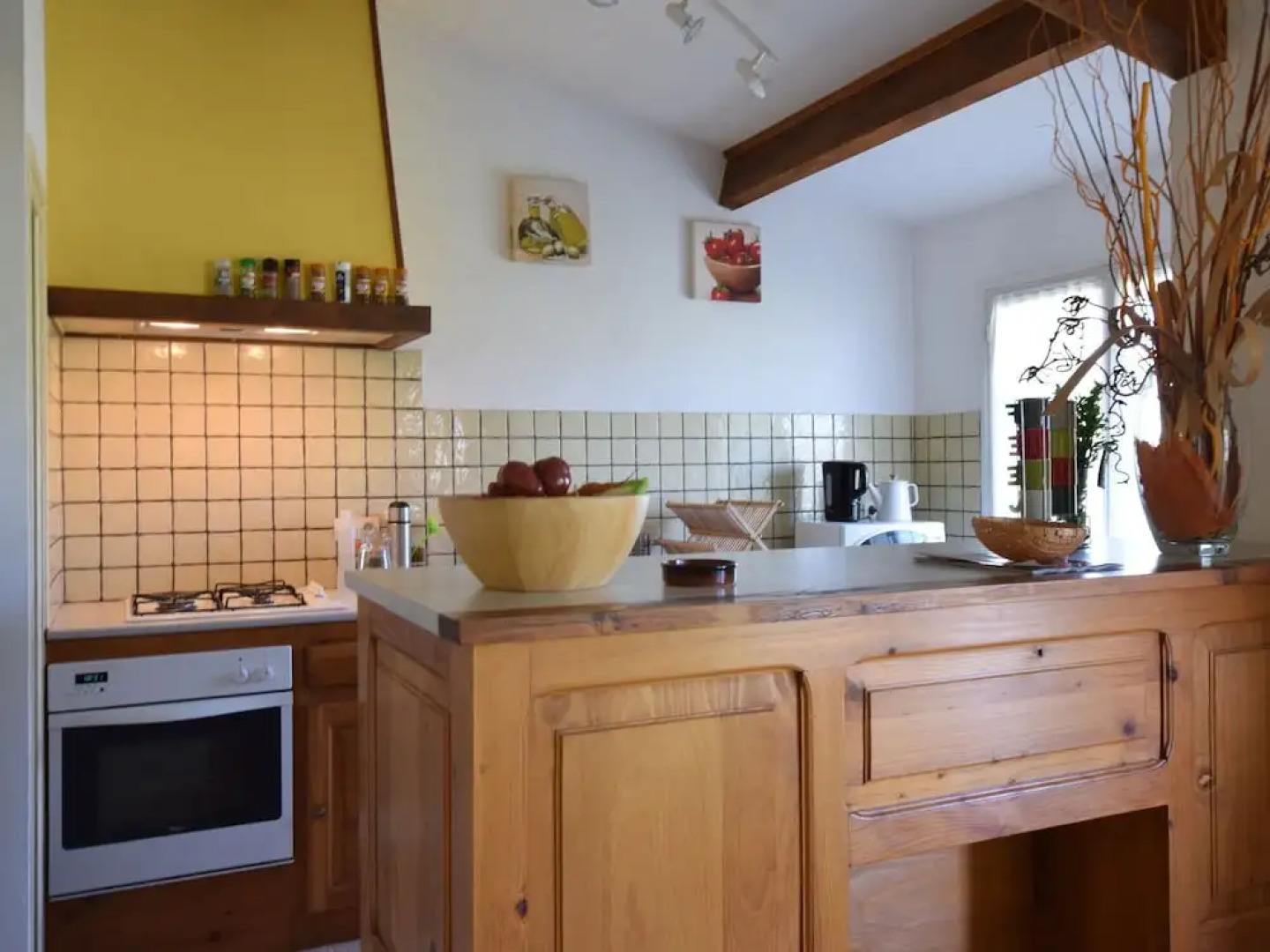 Beautiful Holiday Home in Bourdeaux with Hill View