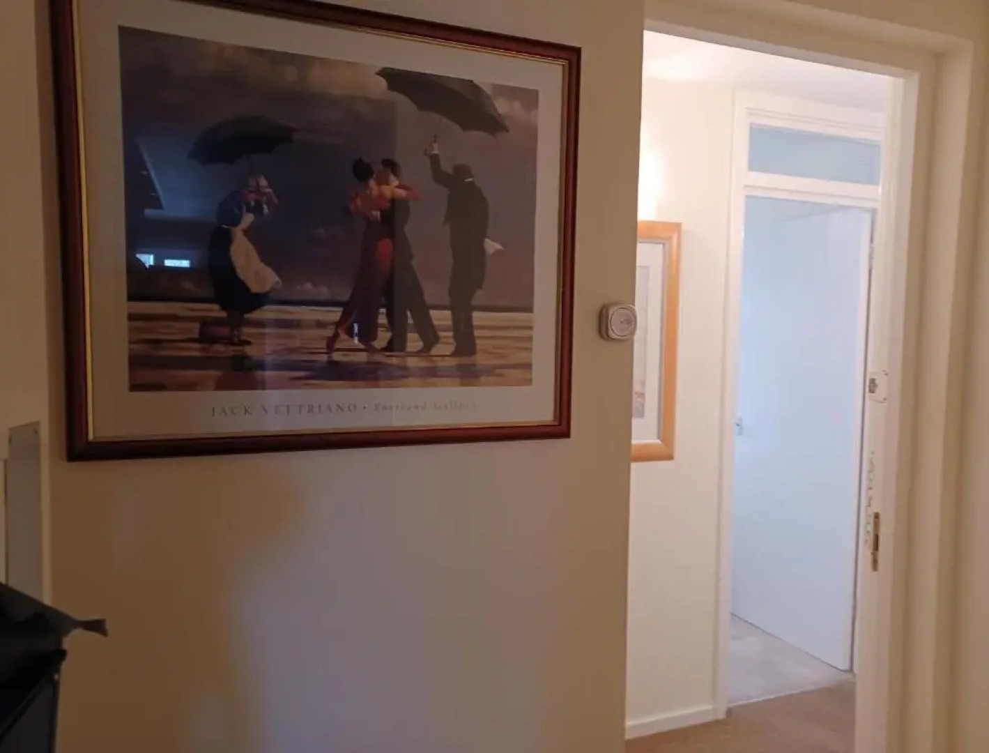 Huku Kwetu -The Maltings White Door-1st Floor-2 Bedroom Apartment -Self Catering-Quiet- Free Parking