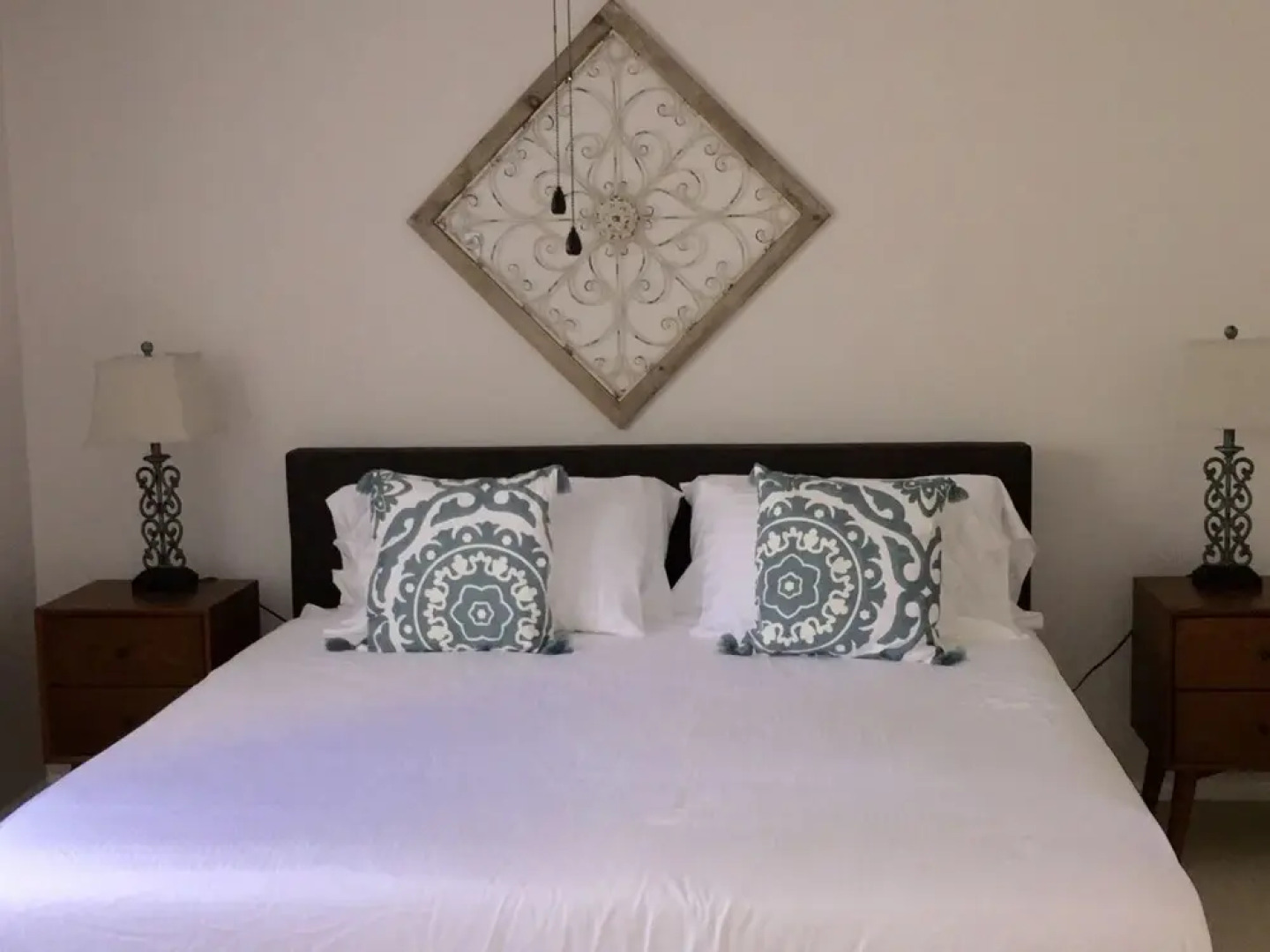 Top Rated Townhome - Our Reviews say it All. Large Discount During Pandemic. Self Checkin, Pet Friendly! Super-host Support