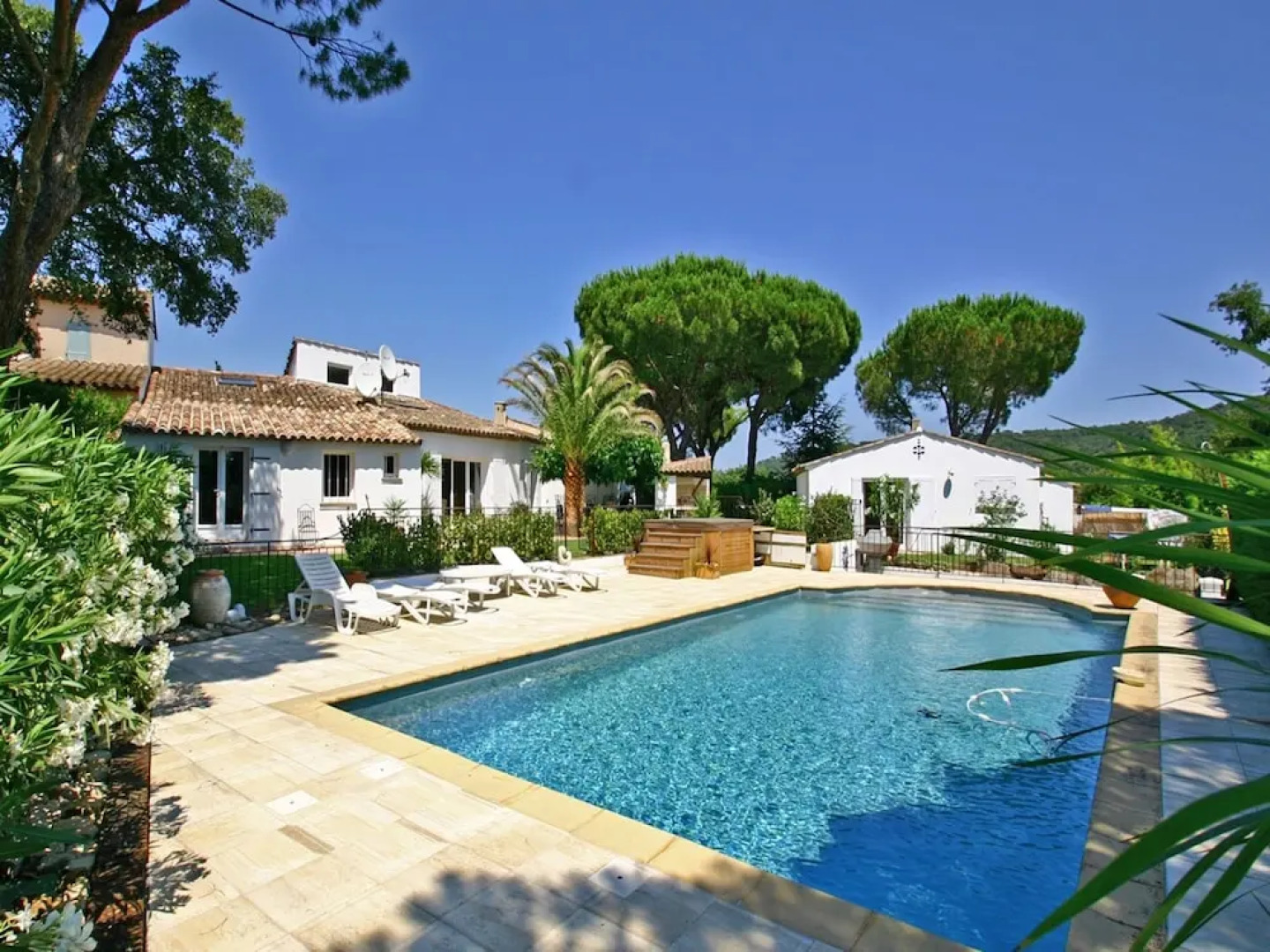 Modern Villa in Gassin With Sauna