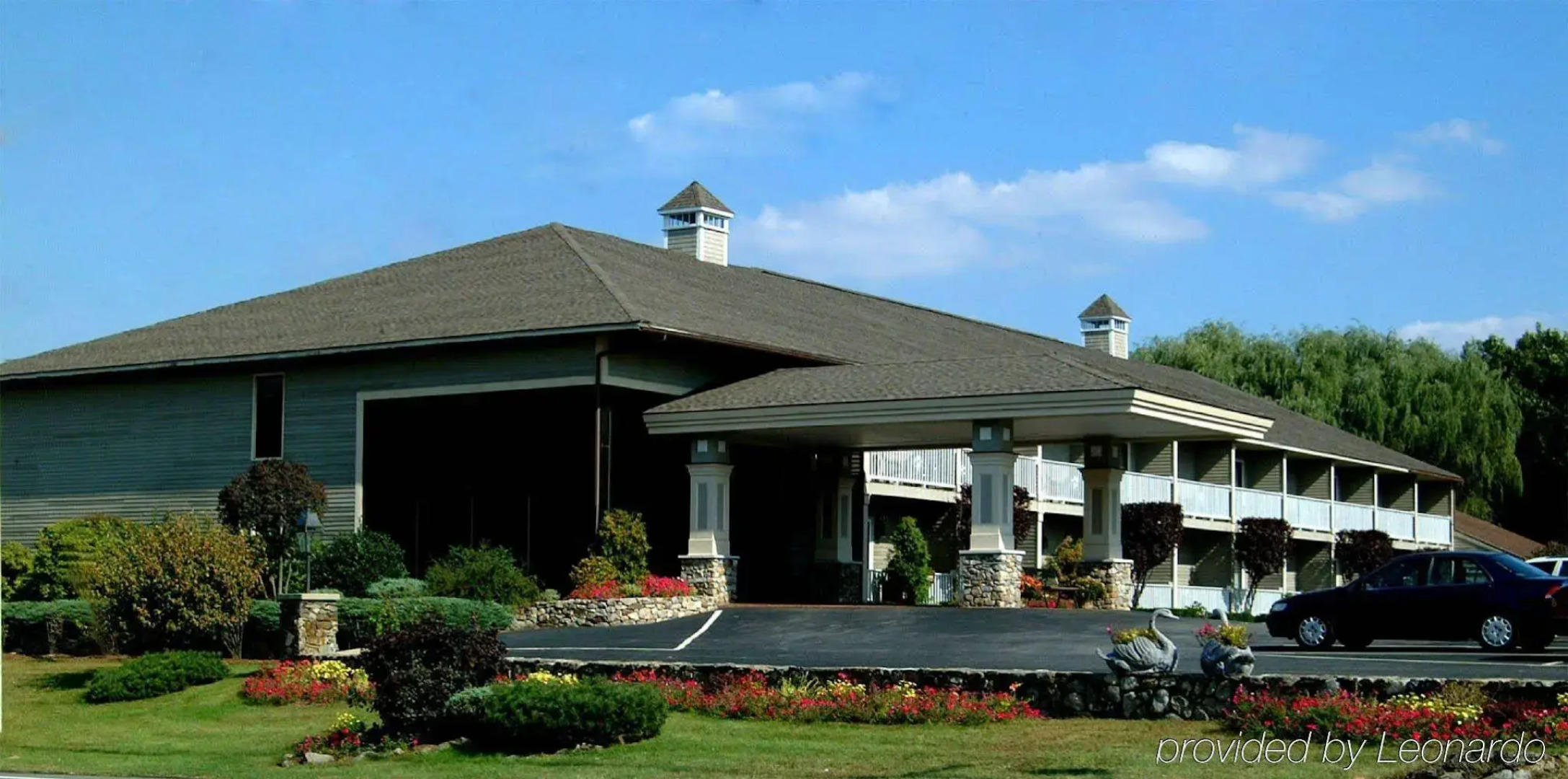 Hampton Falls Inn