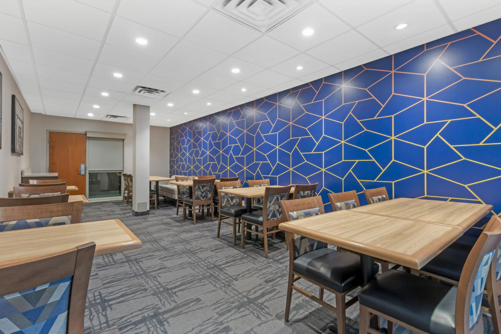 Best Western Plus Pembina Inn & Suites