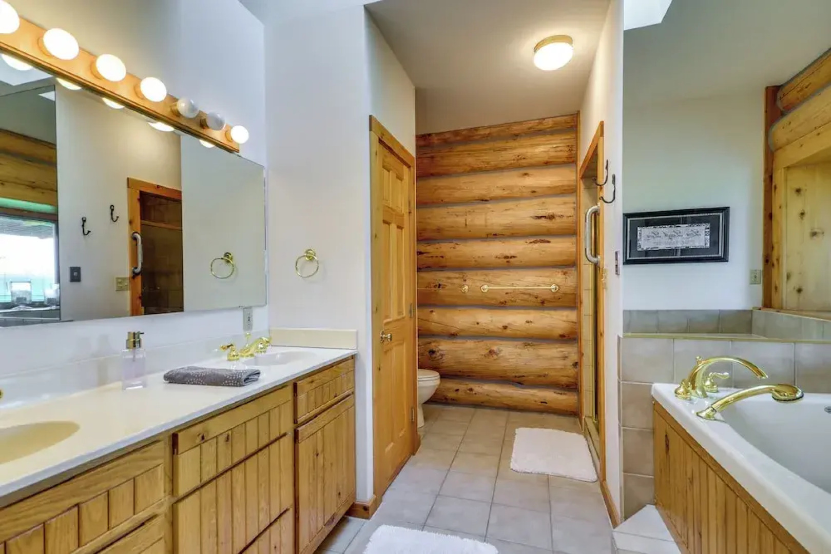 Roberts A-frame Log Cabin Near Red Lodge Mountain!