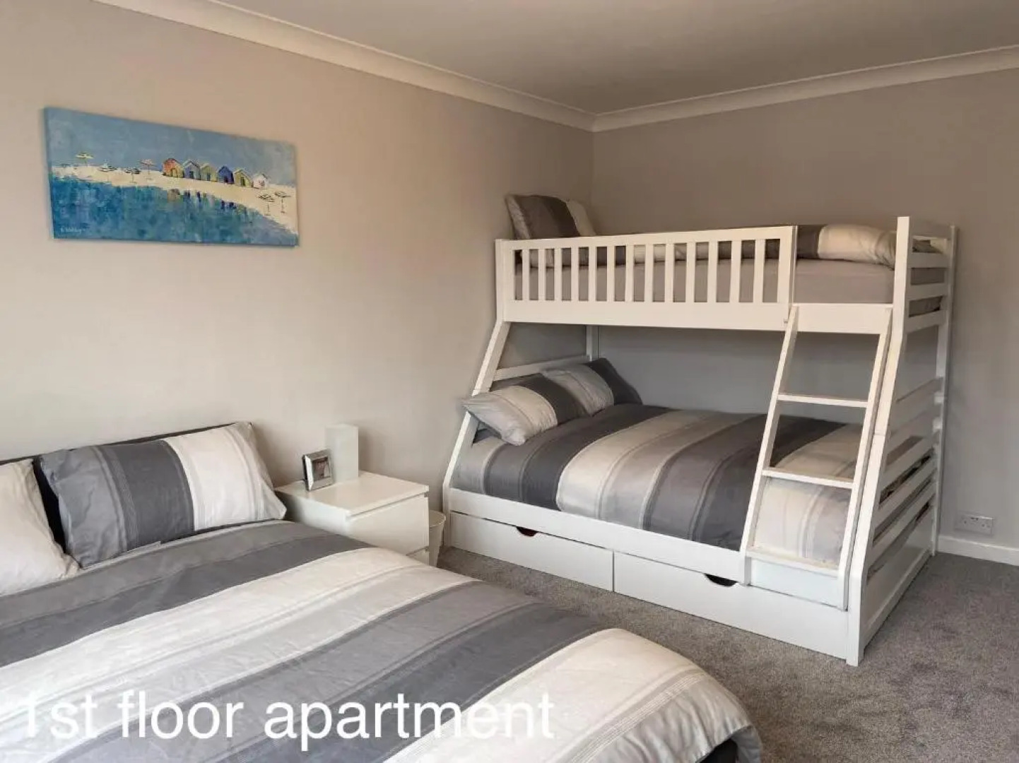 Esplanade Court Apartments With Seasonal Swimming Pool