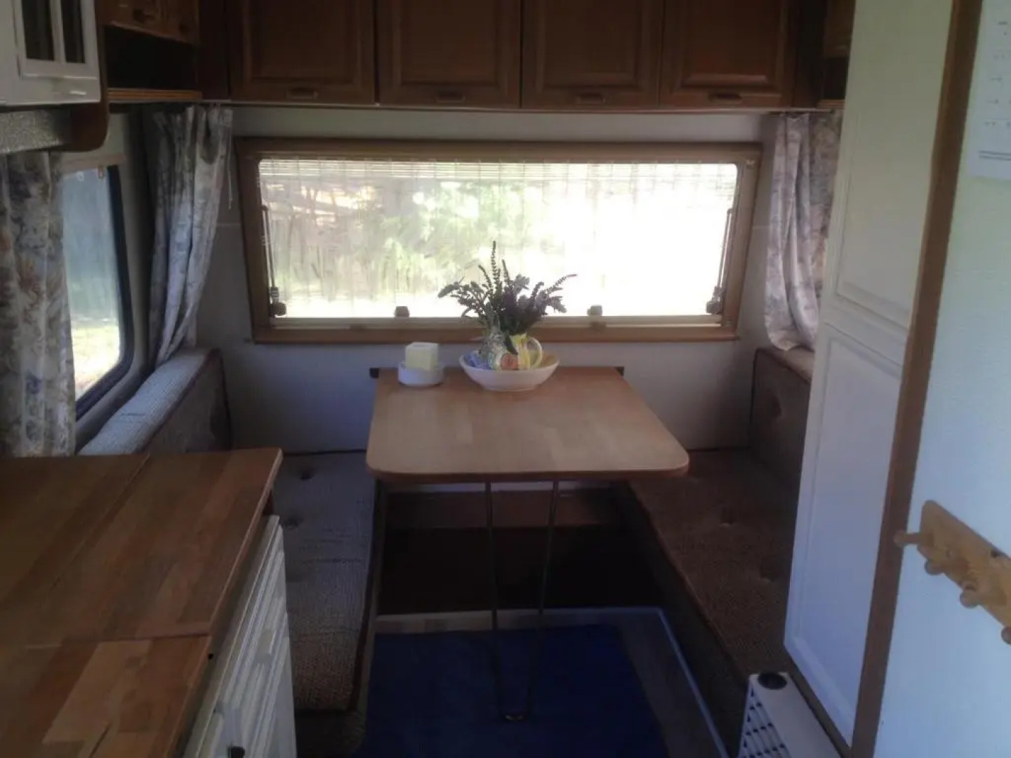 SIMPLE LIVING - Beds 190 cm - Dogs welcome on request - CARAVAN - COSY FARM BnB