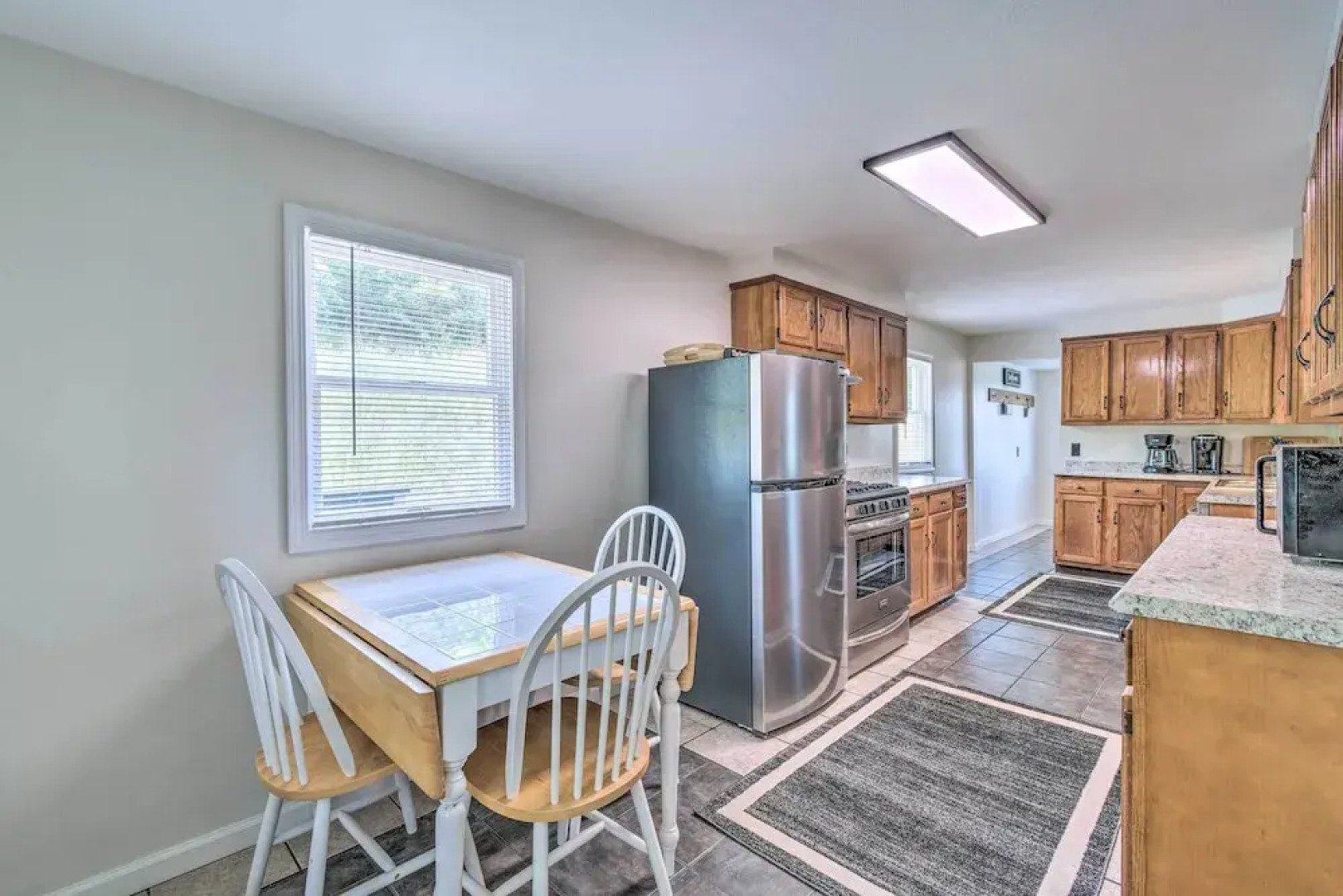 Watkins Glen Lakeview Cottage w/ Waterfall!