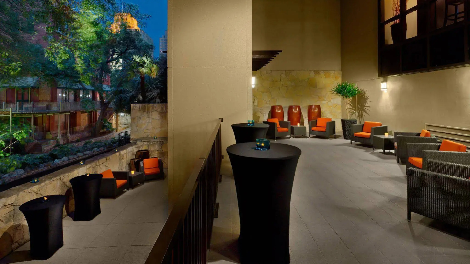 Holiday Inn San Antonio - Riverwalk by IHG