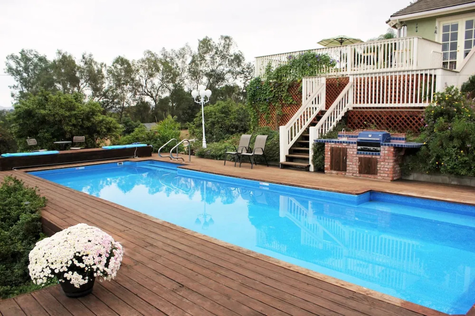 Sandra D's Country Guest House