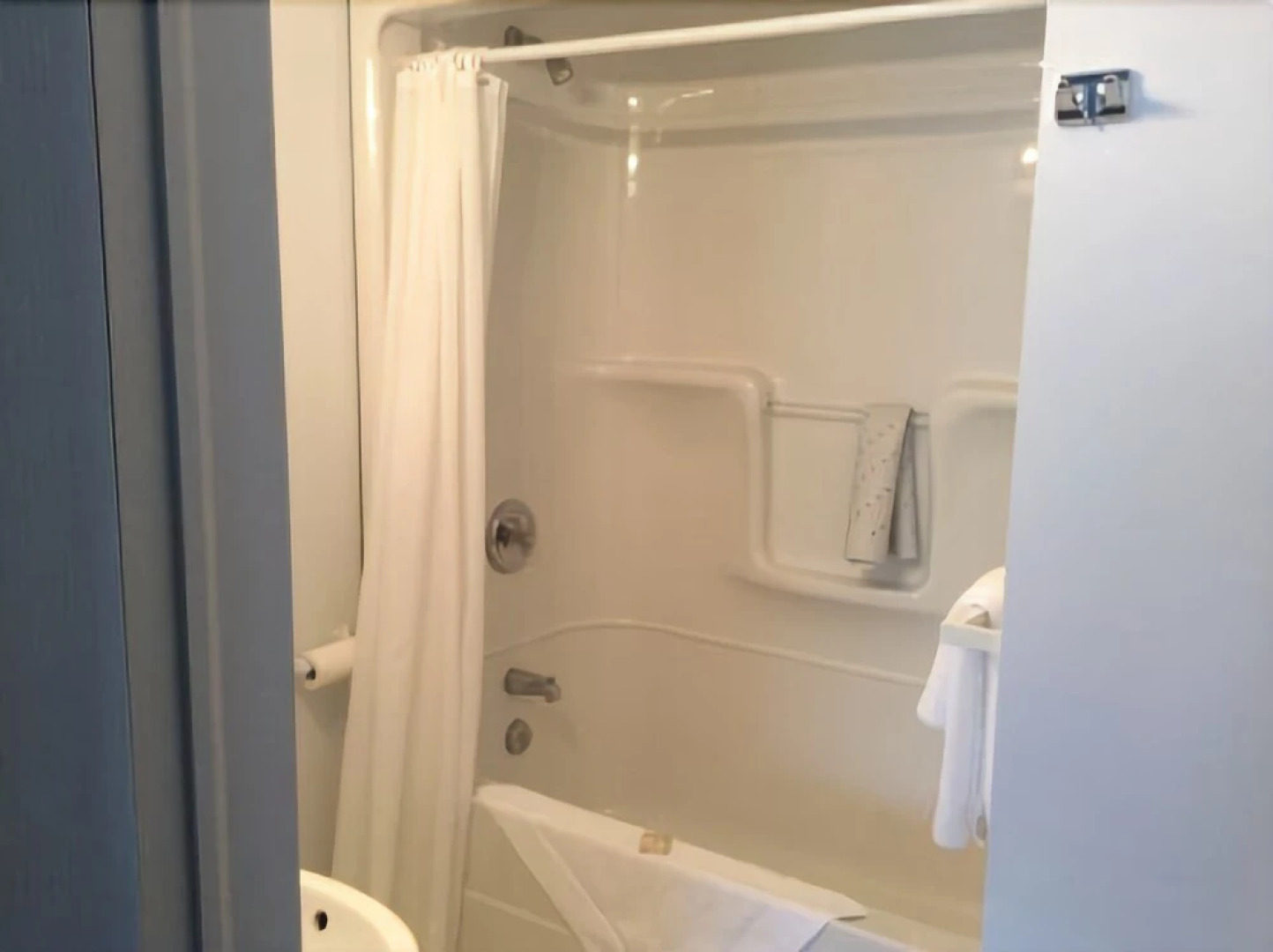 Cable Head Suites & Cottages