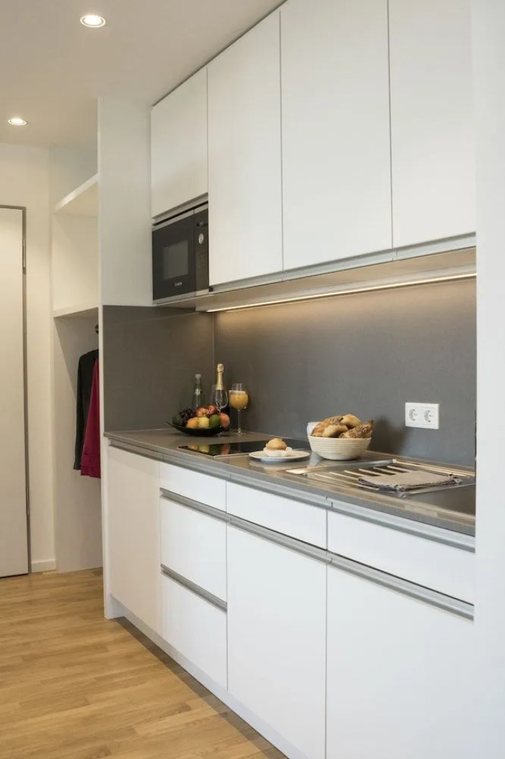 7 Hotel & Boardinghouse