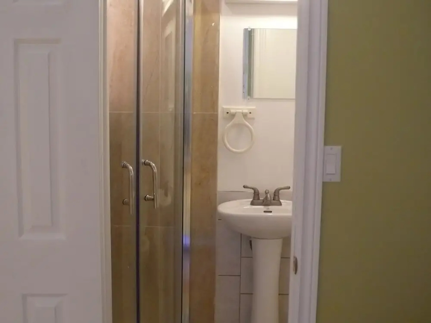 Niagara's Emerald Falls Bed & Breakfast