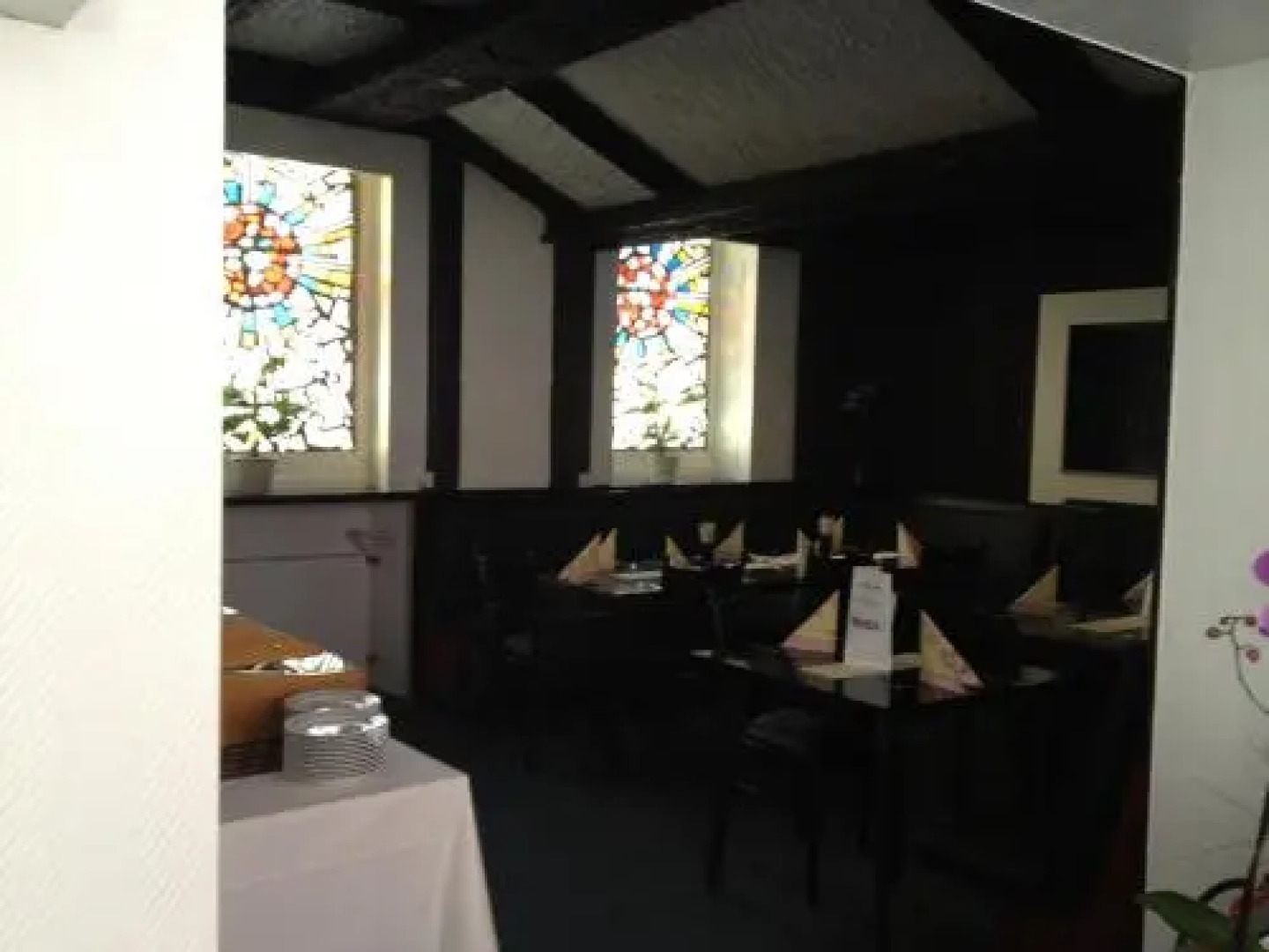 Yumi Hotel Sushi-Steaks & Friends