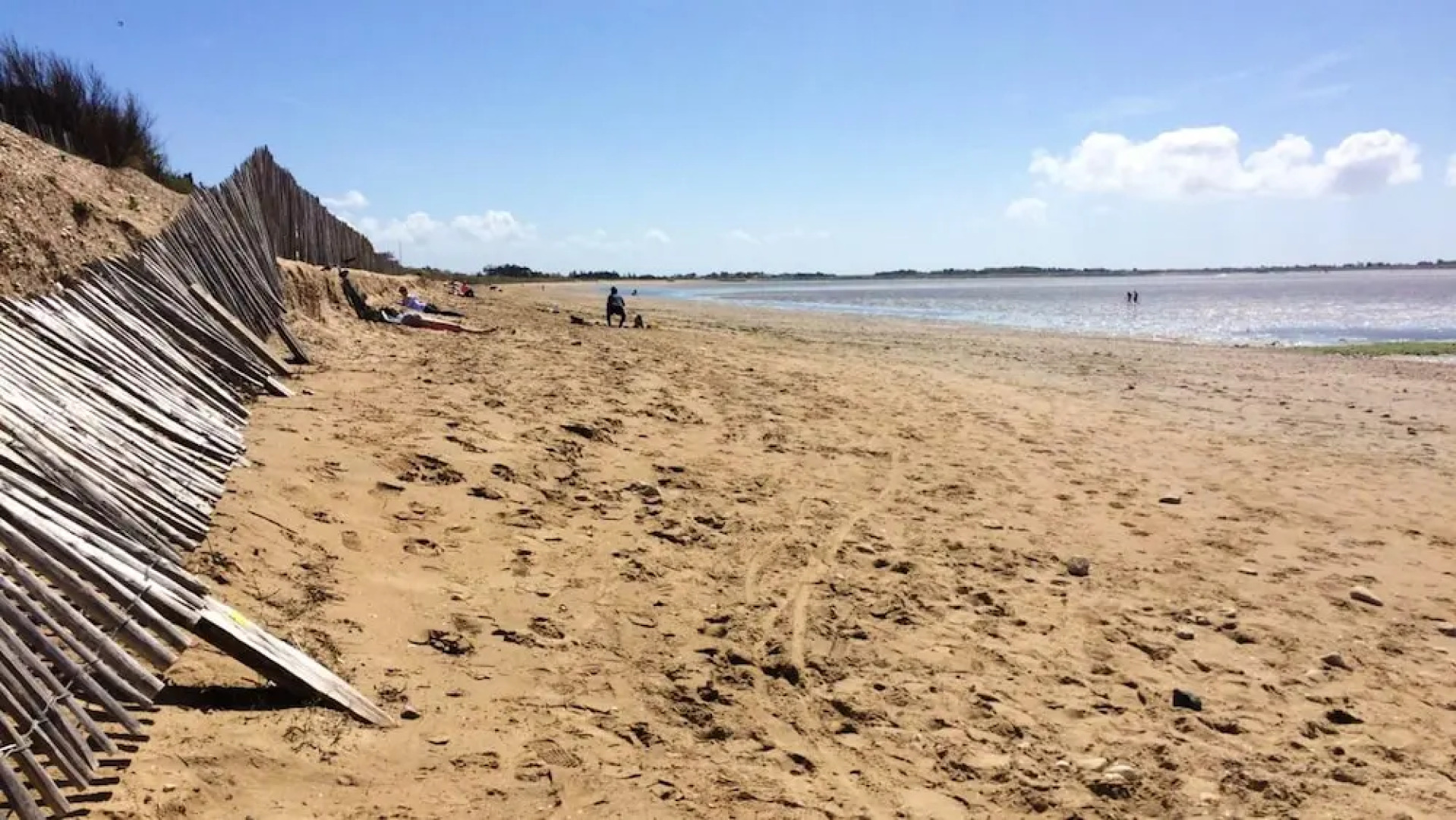 Apartment With 3 Bedrooms In Aytre With Enclosed Garden And Wifi