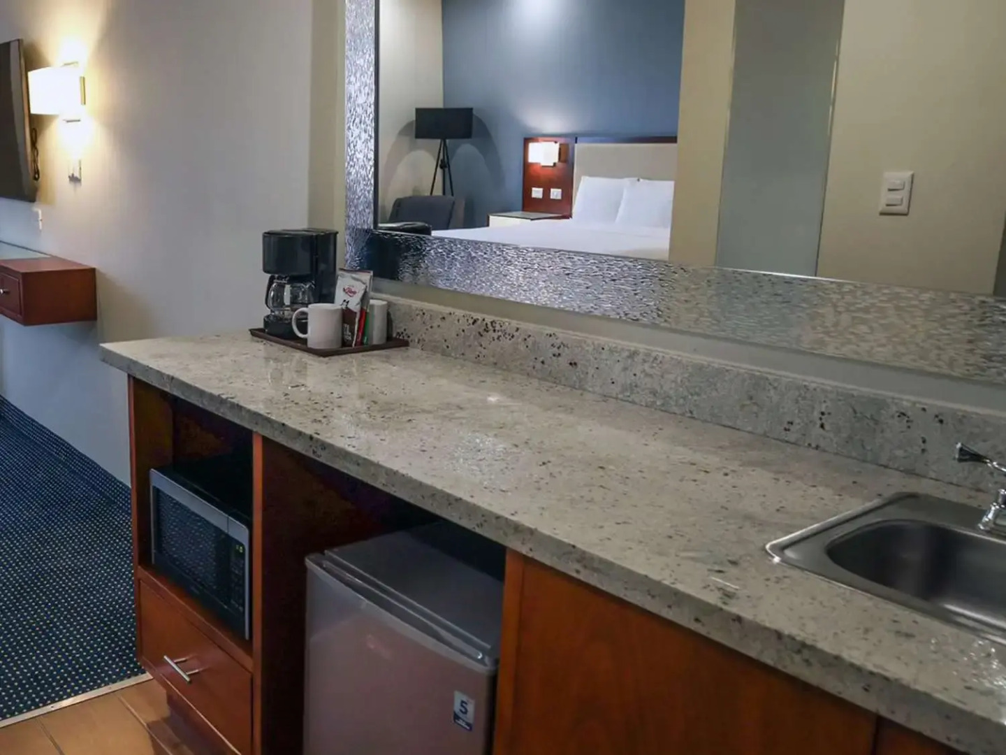 Best Western Santorin