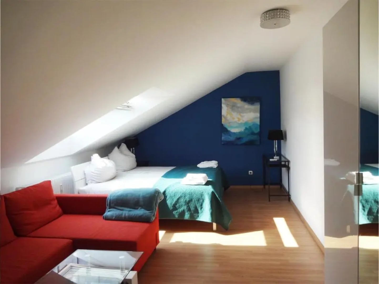 Schöne Wohnungen am Bahnhof in Dachau - 20 Min bis München Zentrum