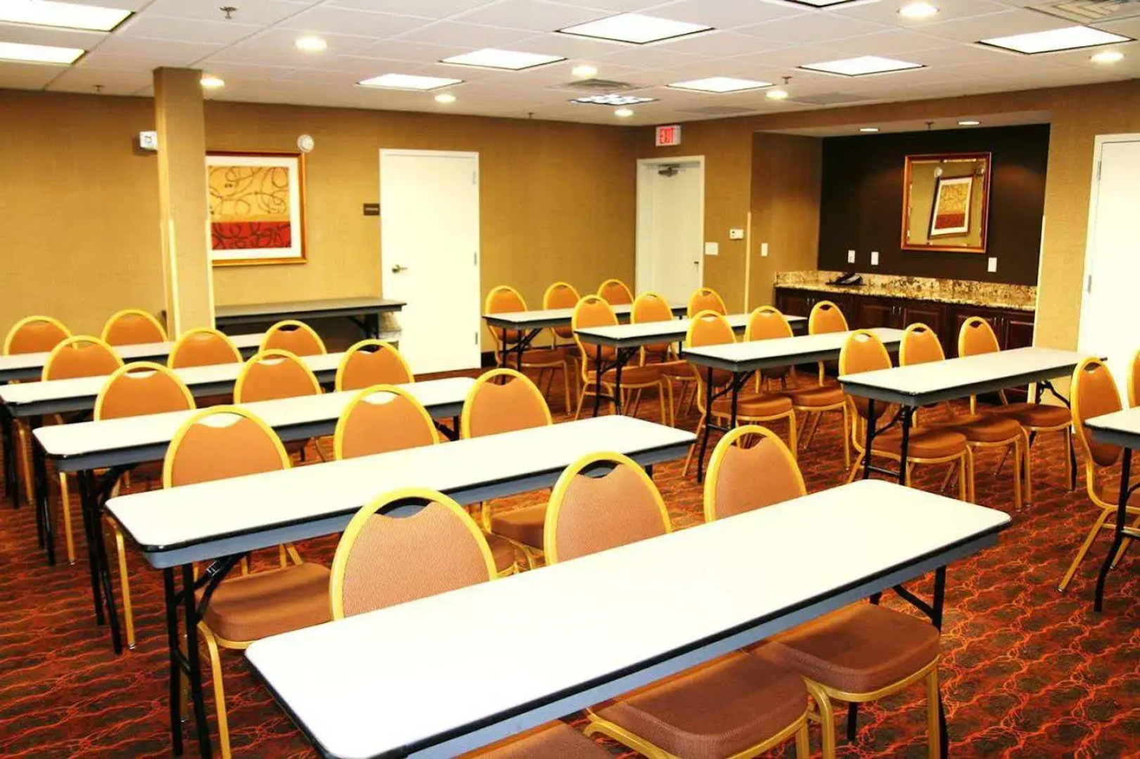 Hampton Inn & Suites Watertown