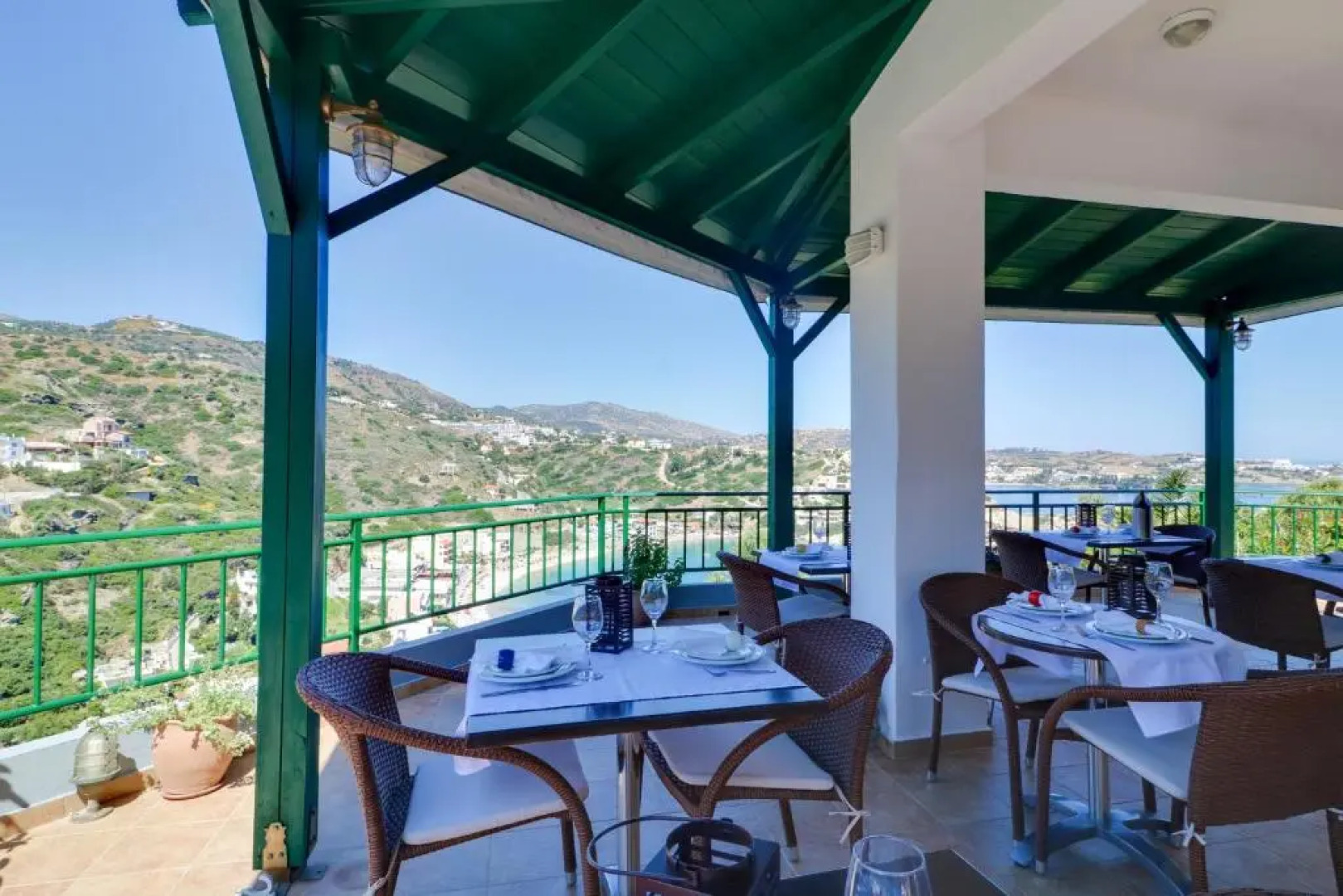 Erivolos Studios & Apartments