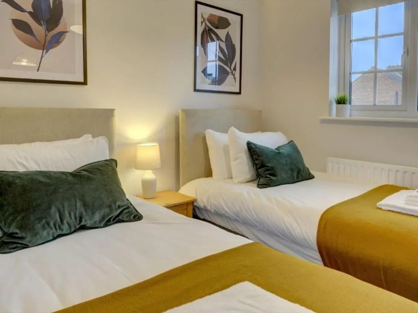 The Snagge I eco-Serviced Accommodation I A Cute Detached House I Large Garden I Pet Friendly I Free Parking I By SILVA