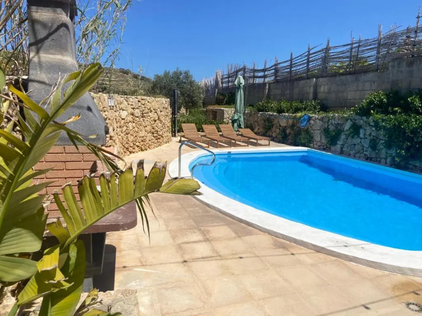 Farmhouse Razzett Cora