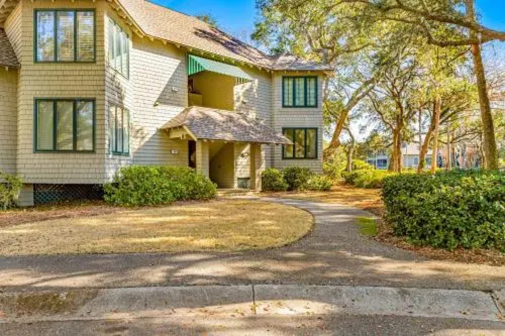 4689 Tennis Club Villa by RedAwning