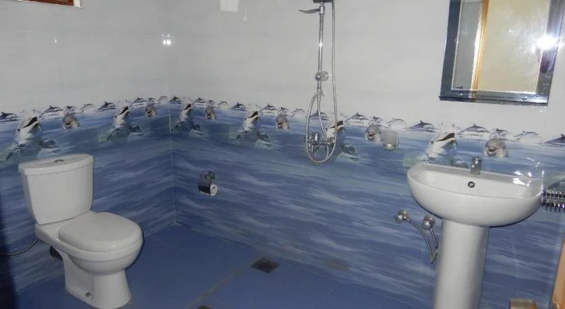 Lake Edge Holiday Inn