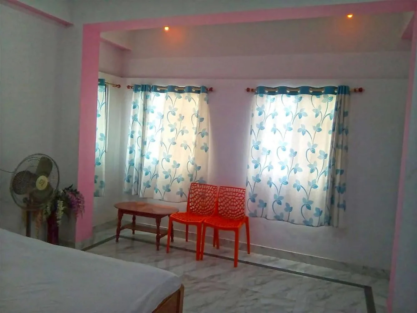 Spot On 44288 Maharaja Palace