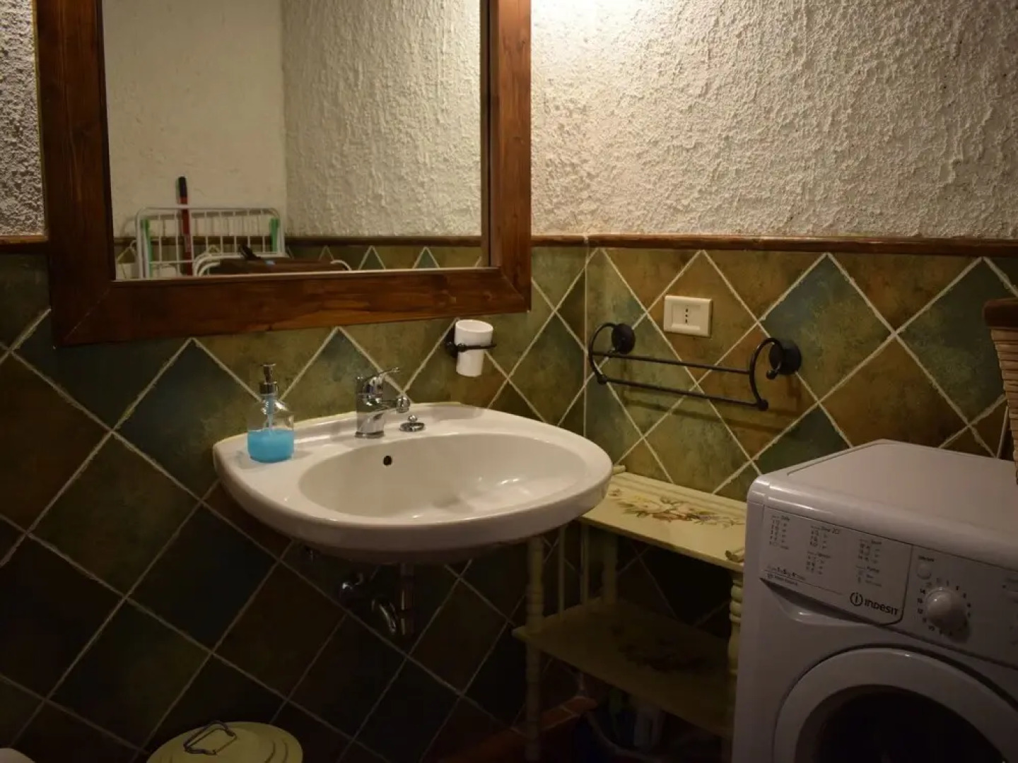 Completely Surrounded by Nature, a Lovely Pool, Sun, Relax!