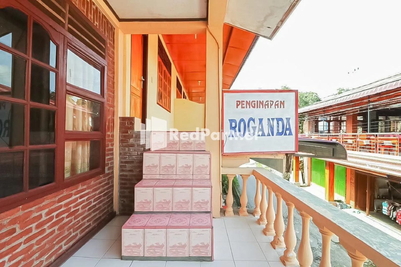 Penginapan Roganda RedPartner