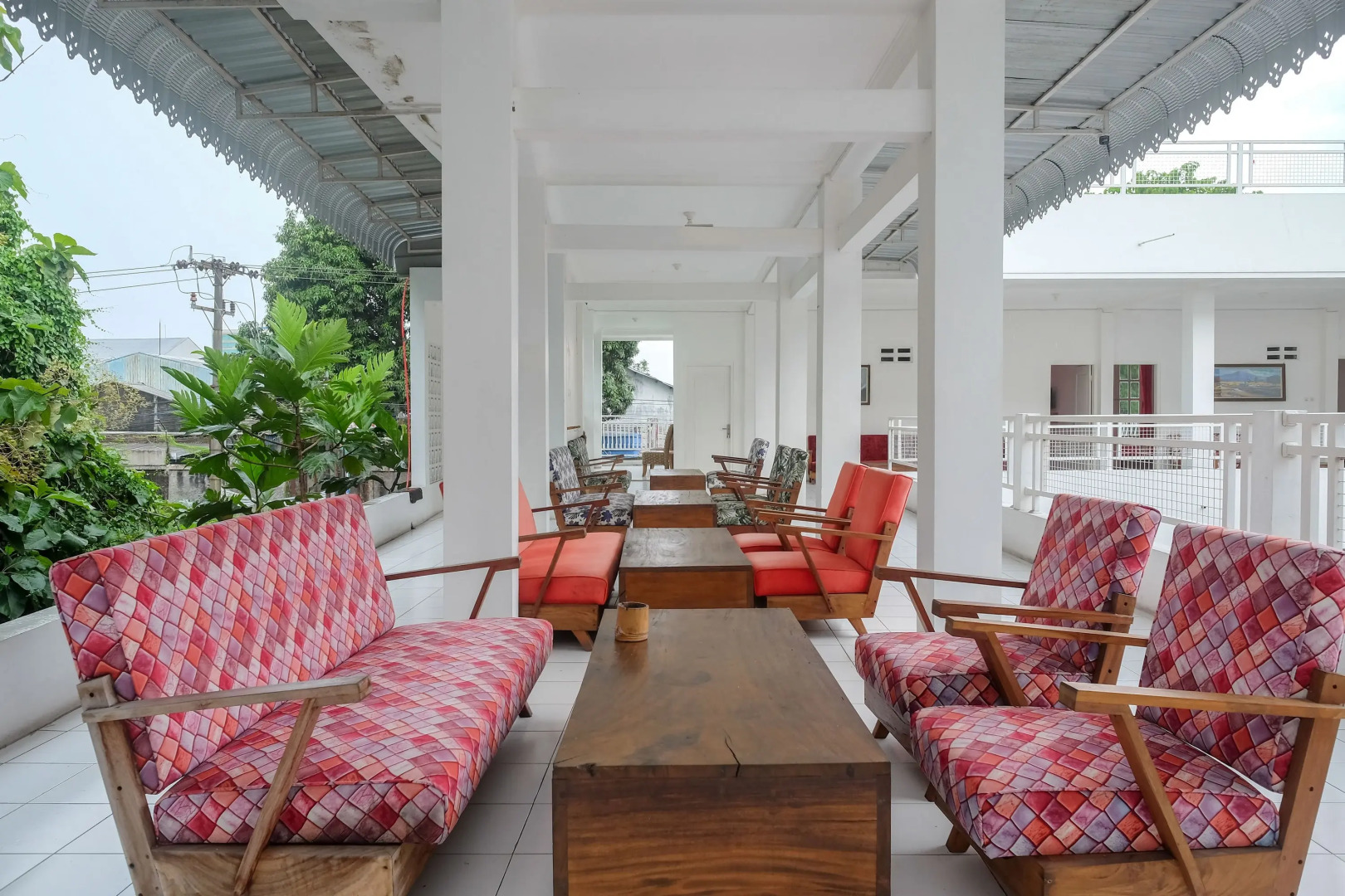 RedDoorz Plus near UMS Solo