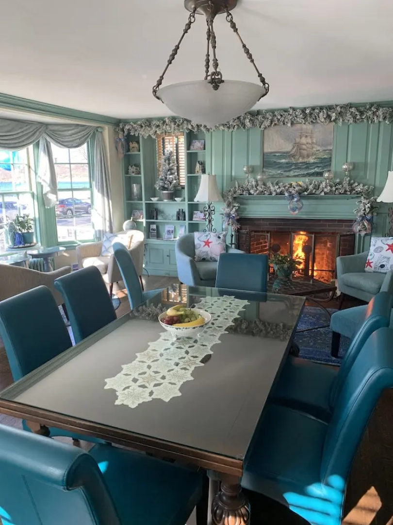Harborview Inn